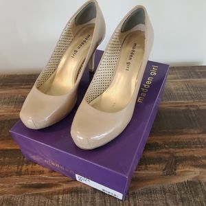Madden Girl Nude Patent Pumps Size 8